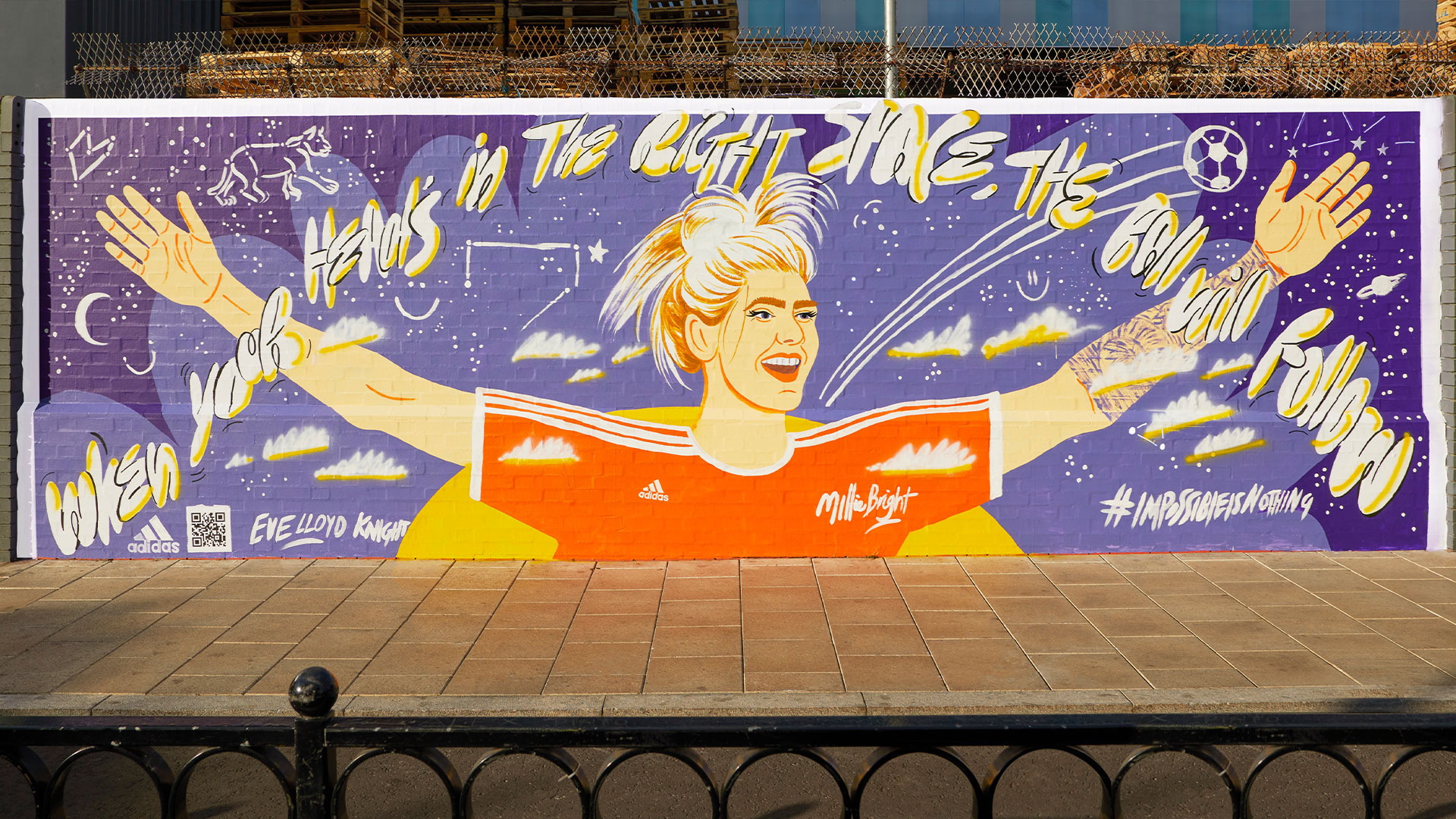 Graffiti einer blonden Dame mit rotem adidas Trikot (Foto)