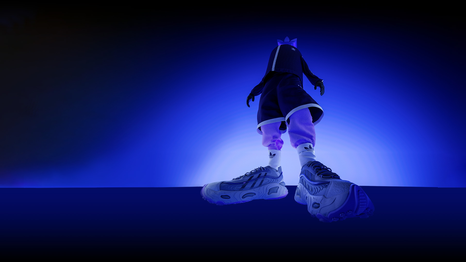 An adidas metaverse character in front of a blue background (Photo)