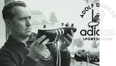 Historische Aufnahme eines Mannes mit frühem adidas Fußballschuh. (Foto)